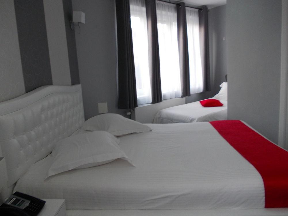 דילבק Hotel Phenix מראה חיצוני תמונה
