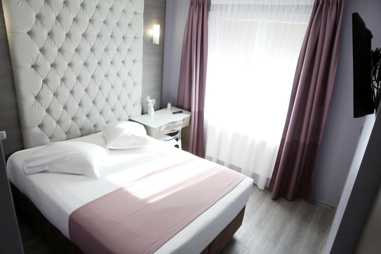 דילבק Hotel Phenix מראה חיצוני תמונה