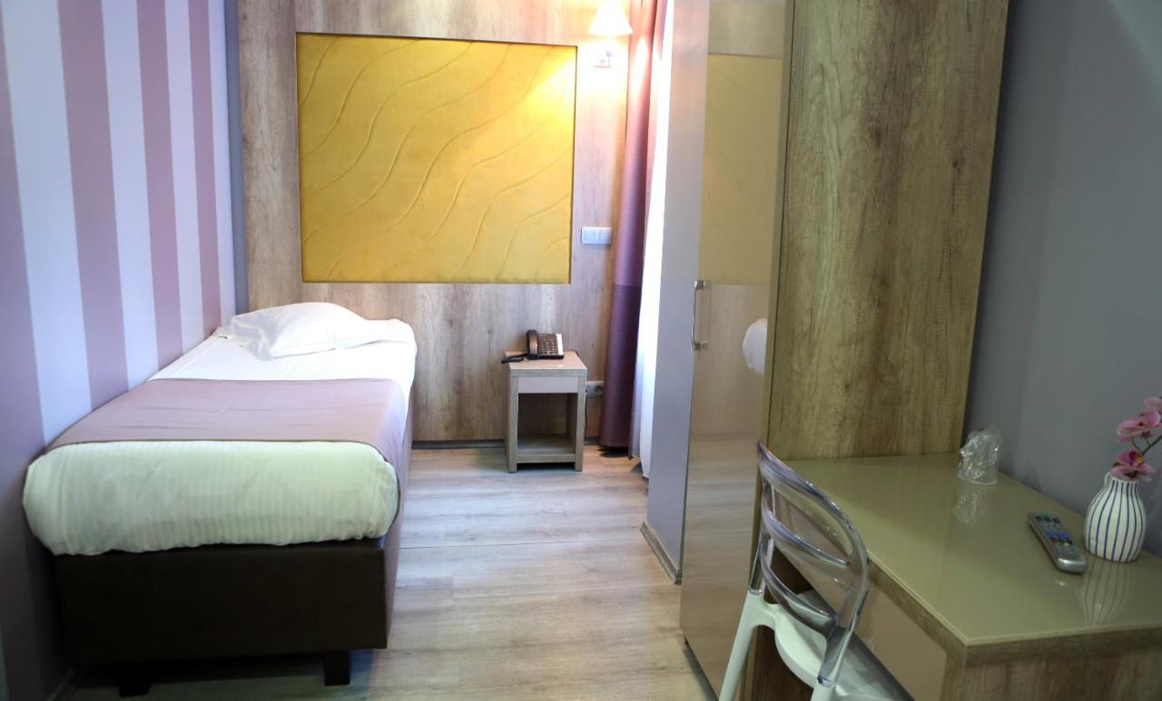 דילבק Hotel Phenix מראה חיצוני תמונה